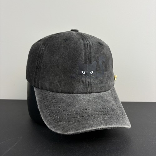 Cappello gatto nero sbiadito